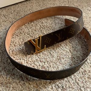 Louis Vuitton belt 100 authentic! perfect